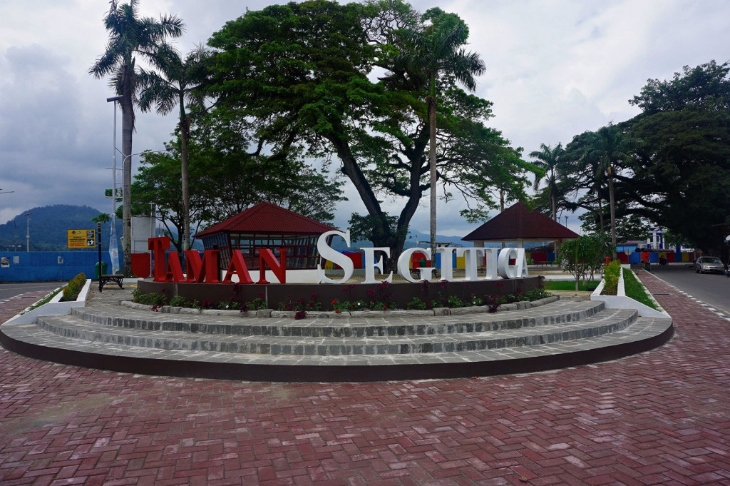 Taman Segitiga di Gampong Kuta Barat